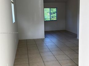 930 NE 34th Ave 201, Homestead FL 33033