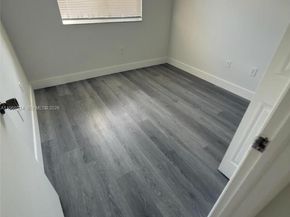 930 NE 34th Ave 201, Homestead FL 33033