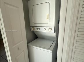 930 NE 34th Ave 201, Homestead FL 33033