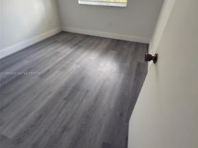 930 NE 34th Ave 201, Homestead FL 33033