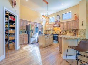 13372 SW 40th St, Davie FL 33330