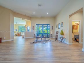 13372 SW 40th St, Davie FL 33330