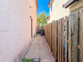 685 SE 37th Pl, Homestead FL 33033