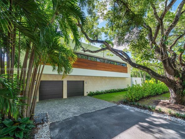 4041 S Le Jeune Rd, Miami FL 33146