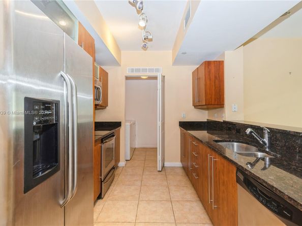 7350 SW 89th St 602S, Miami FL 33156