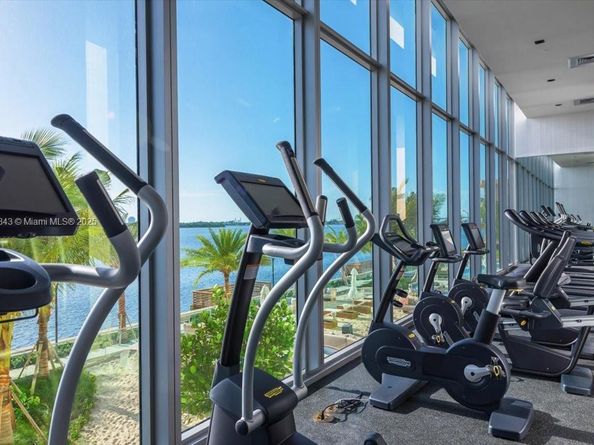 2900 NE 7th AVE 3902, Miami FL 33137