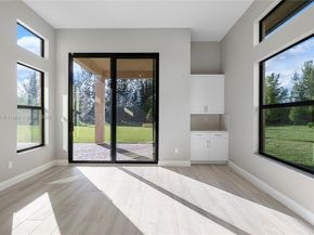 9065 W Parkland Bay Trl, Parkland FL 33076