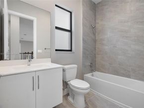 9065 W Parkland Bay Trl, Parkland FL 33076