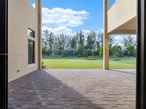 9065 W Parkland Bay Trl, Parkland FL 33076
