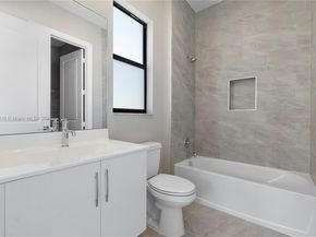 9065 W Parkland Bay Trl, Parkland FL 33076