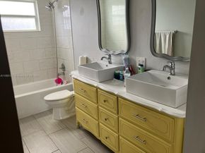 9351 Fontainebleau Blvd B206, Miami FL 33172