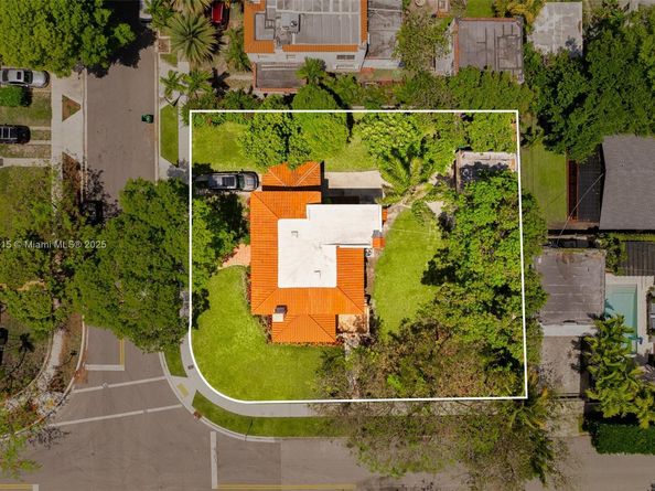 1801 SW 12th St, Miami FL 33135