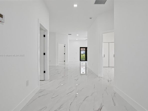 2536 NW 15th St, Fort Lauderdale FL 33311