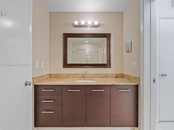 3029 NE 188th St 609, Aventura FL 33180