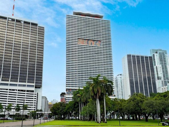 50 Biscayne Blvd 4008, Miami FL 33132