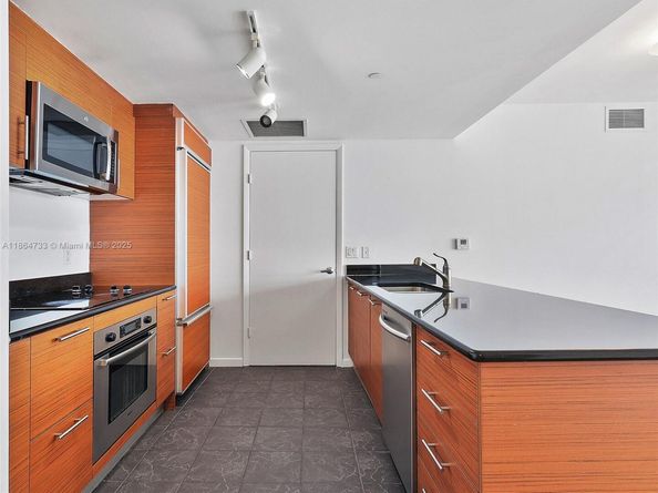 50 Biscayne Blvd 4008, Miami FL 33132