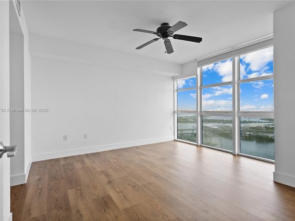 50 Biscayne Blvd 4008, Miami FL 33132
