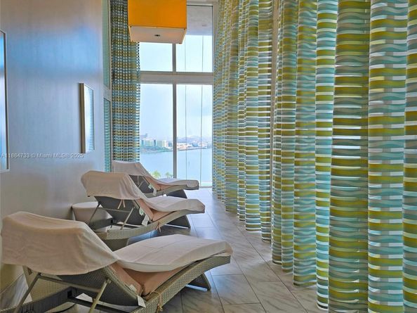 50 Biscayne Blvd 4008, Miami FL 33132