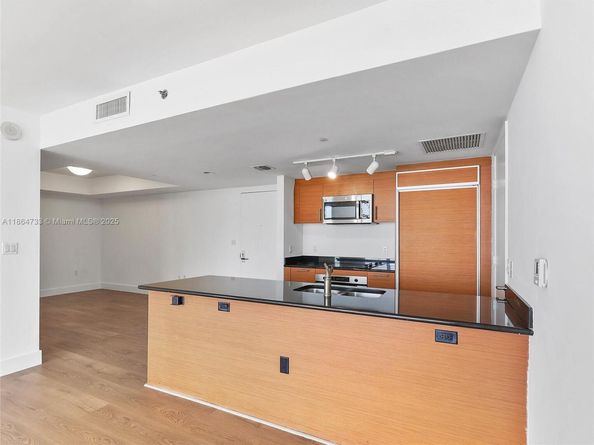 50 Biscayne Blvd 4008, Miami FL 33132