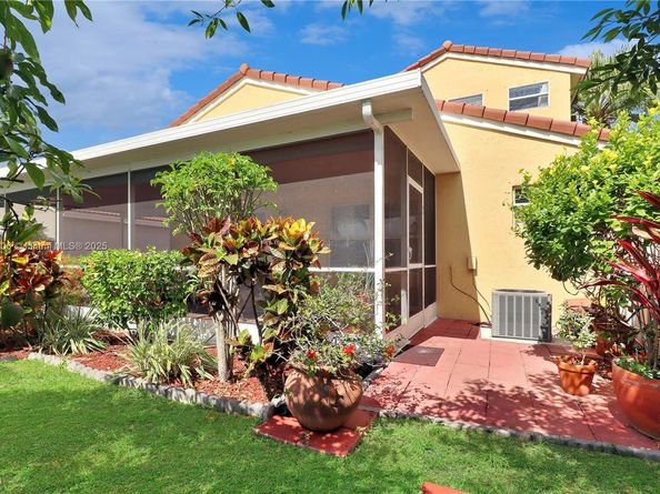 1249 NW 126th Ter, Sunrise FL 33323