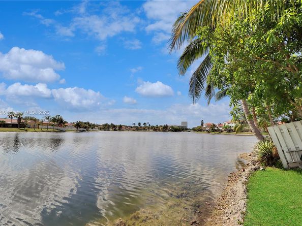 1249 NW 126th Ter, Sunrise FL 33323