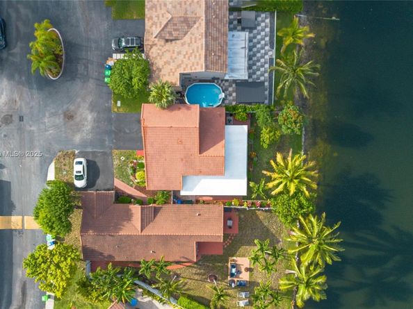 1249 NW 126th Ter, Sunrise FL 33323