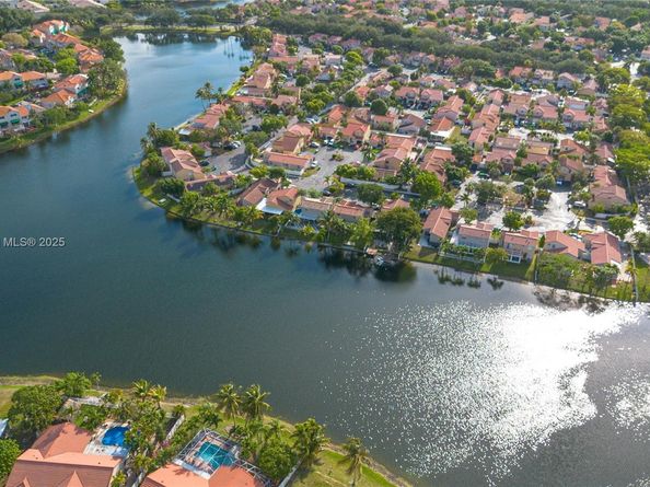 1249 NW 126th Ter, Sunrise FL 33323