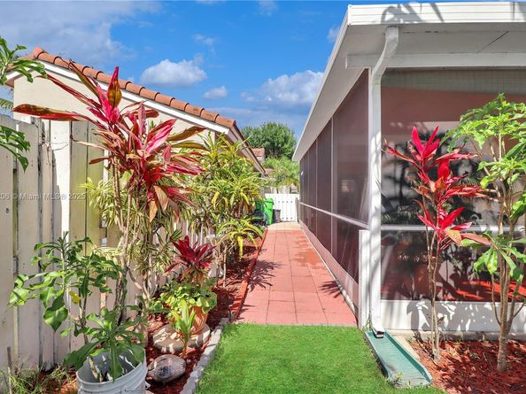 1249 NW 126th Ter, Sunrise FL 33323