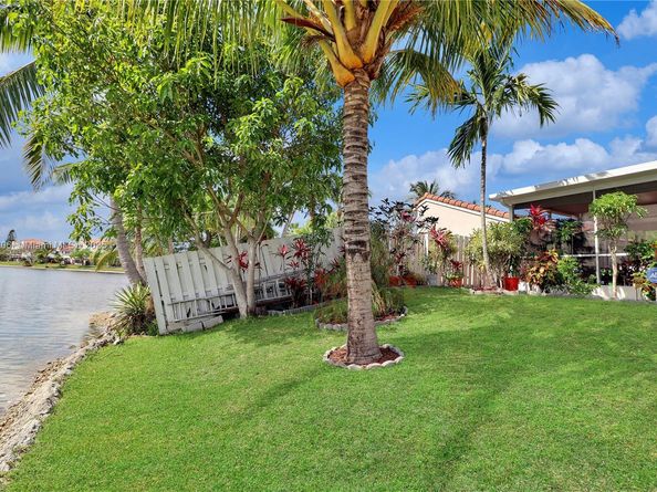 1249 NW 126th Ter, Sunrise FL 33323