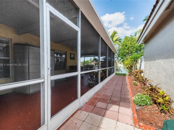1249 NW 126th Ter, Sunrise FL 33323