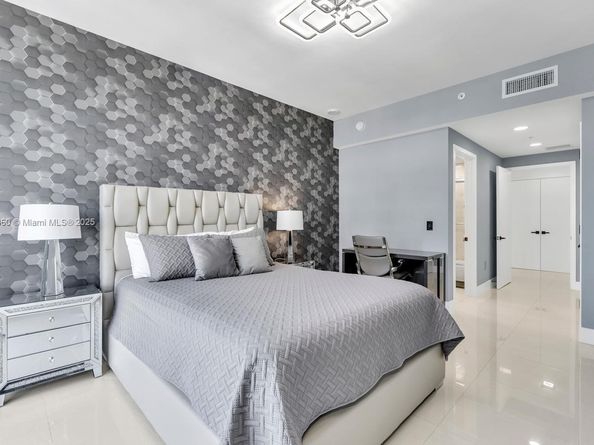 17111 SE Biscayne Blvd 909, North Miami Beach FL 33160