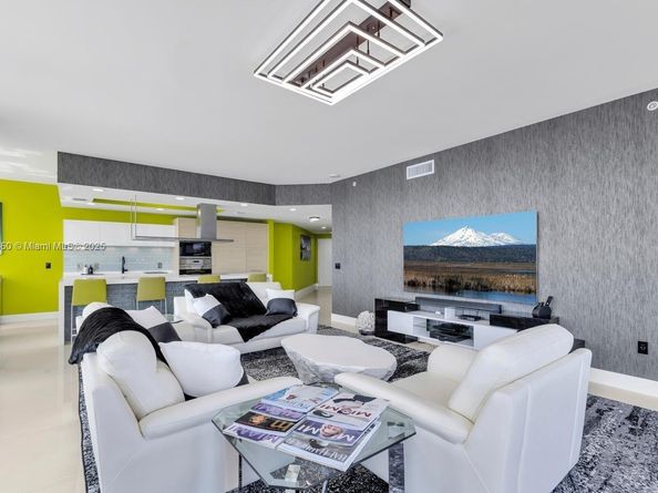 17111 SE Biscayne Blvd 909, North Miami Beach FL 33160