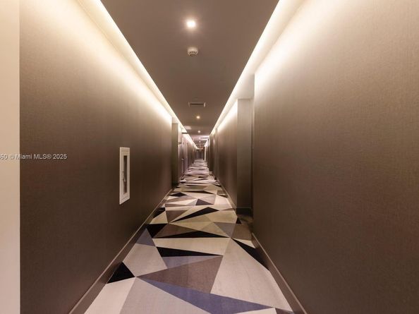 17111 SE Biscayne Blvd 909, North Miami Beach FL 33160