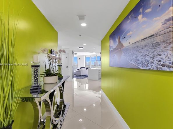 17111 SE Biscayne Blvd 909, North Miami Beach FL 33160