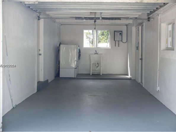 1881 NW 5th Ter, Pompano Beach FL 33060