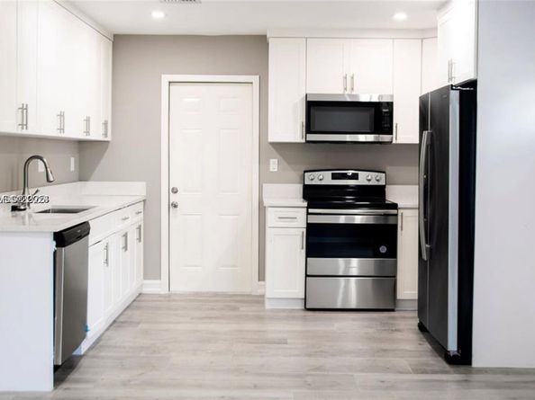 1881 NW 5th Ter, Pompano Beach FL 33060