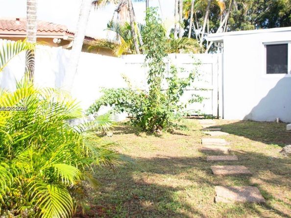 1881 NW 5th Ter, Pompano Beach FL 33060