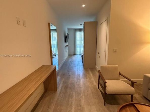 229 SW 9th St 507, Miami FL 33130