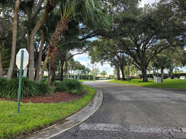 6073 Balboa Cir 204, Boca Raton FL 33433