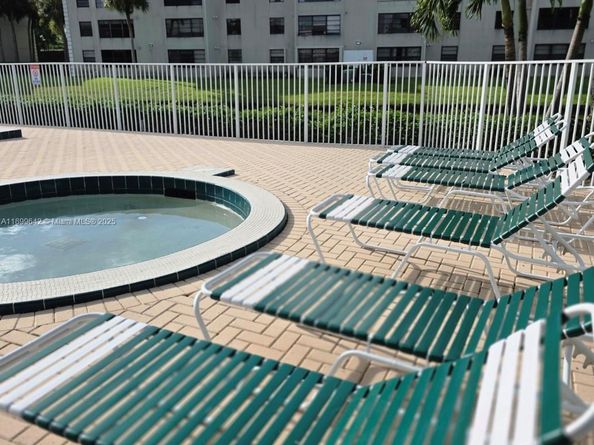 6073 Balboa Cir 204, Boca Raton FL 33433