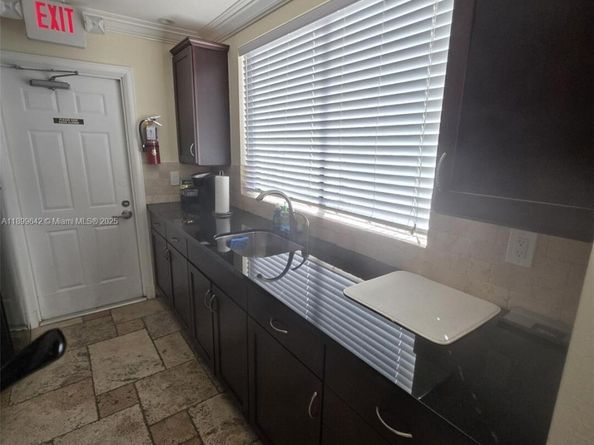 6073 Balboa Cir 204, Boca Raton FL 33433