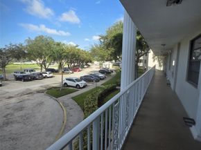 6073 Balboa Cir 204, Boca Raton FL 33433