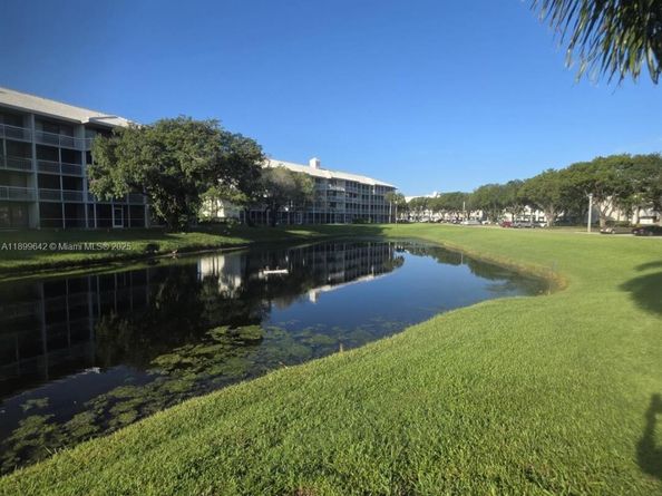 6073 Balboa Cir 204, Boca Raton FL 33433