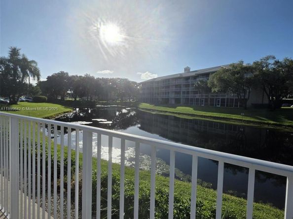 6073 Balboa Cir 204, Boca Raton FL 33433