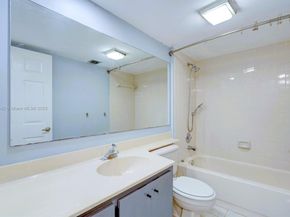 6073 Balboa Cir 204, Boca Raton FL 33433
