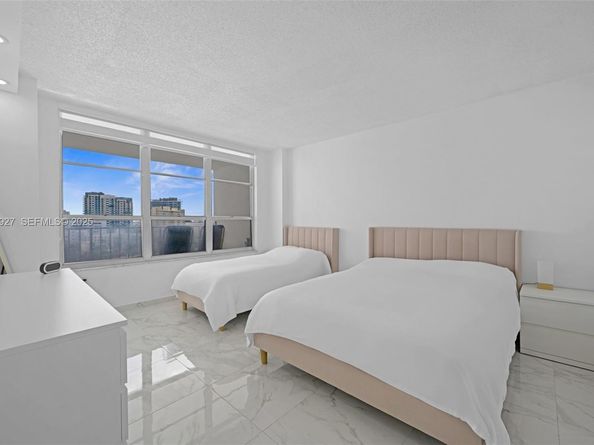 4101 Pine Tree Dr 919, Miami Beach FL 33140