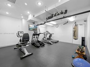 4101 Pine Tree Dr 919, Miami Beach FL 33140