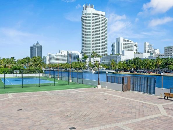 4101 Pine Tree Dr 919, Miami Beach FL 33140