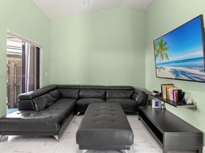 17214 NW 66th Ct, Hialeah FL 33015