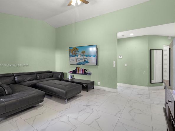 17214 NW 66th Ct, Hialeah FL 33015